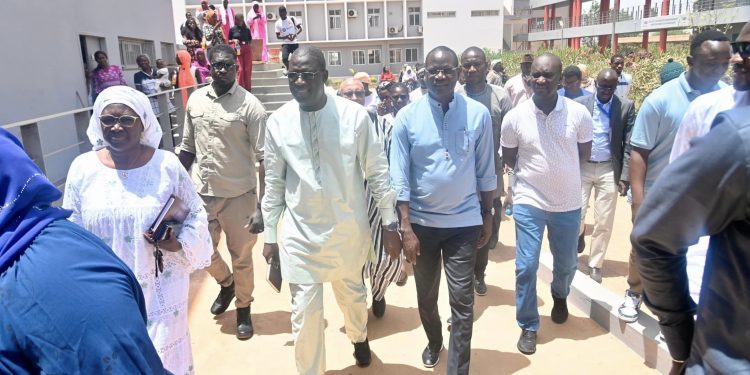 Visite du Ministre à l’ISEP Amadou TRAWARE de Diamniadio