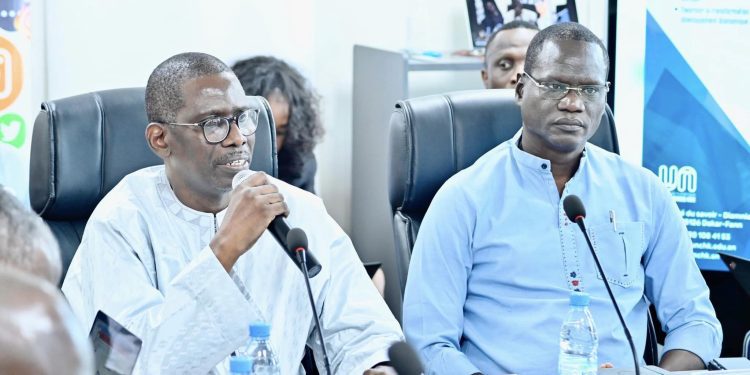 Visite du Ministre du siège de l’Université Numérique Cheikh Hamidou Kane