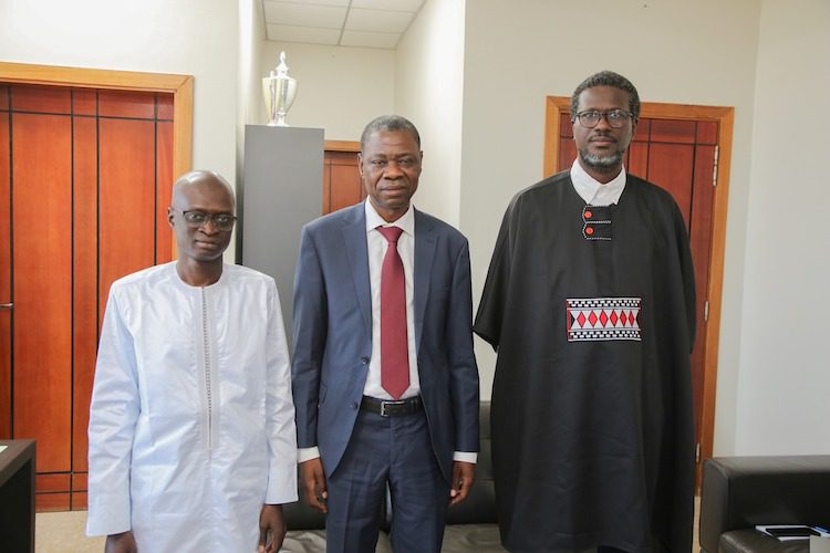 Cérémonie de passation à Université numérique Cheikh Hamidou KANE (UN-CHK)