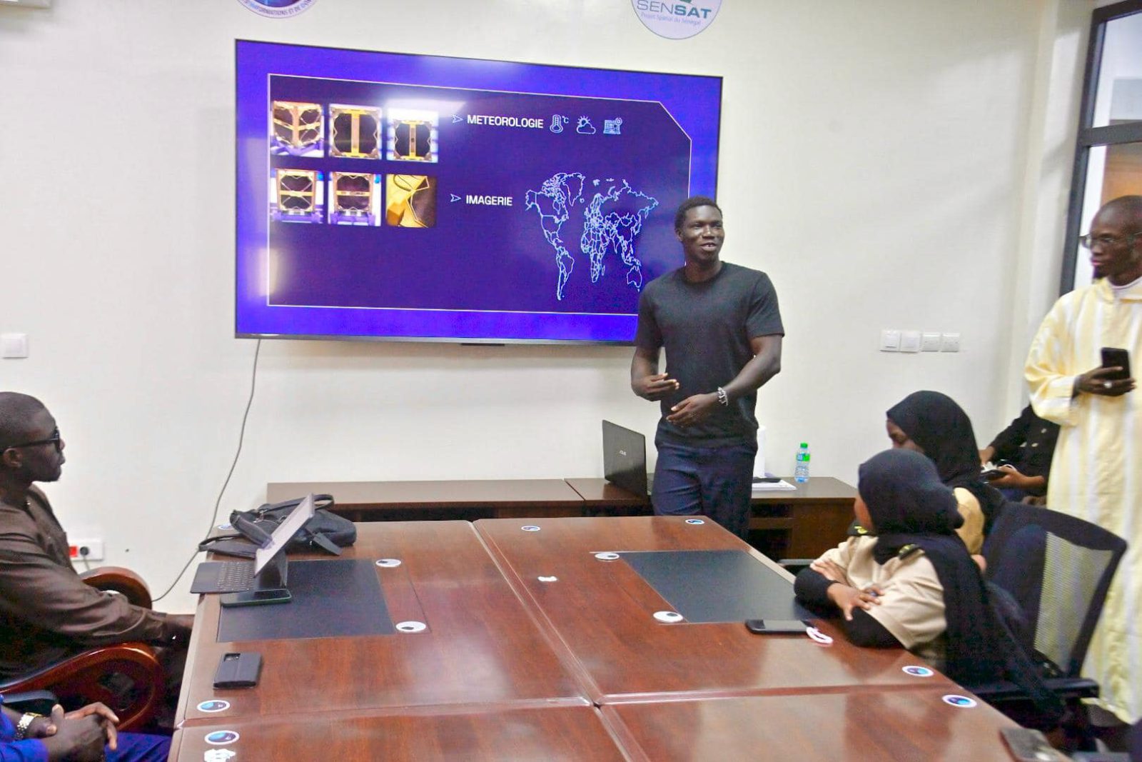 Visite des étudiants de l’EPT chez SENSAT à Diamniadio