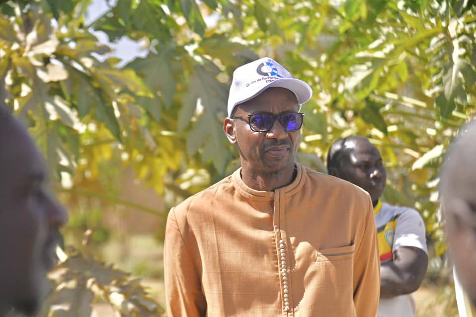 Le Directeur Général de la Recherche et de l’Innovation en visite dans les CRE de Bambey et Touba