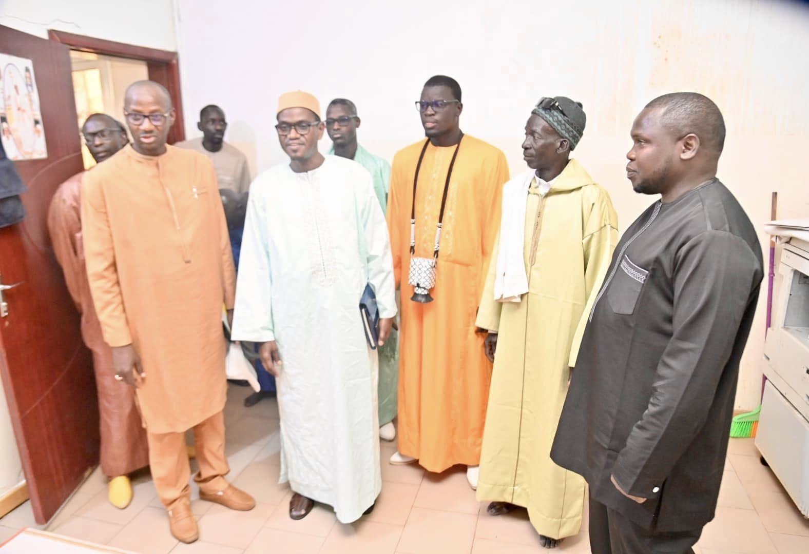 Le Directeur Général de la Recherche et de l’Innovation en visite dans les CRE de Bambey et Touba