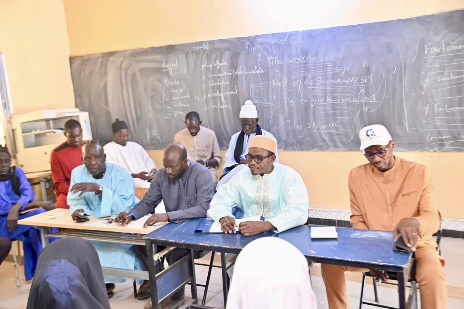 Le Directeur Général de la Recherche et de l’Innovation en visite dans les CRE de Bambey et Touba
