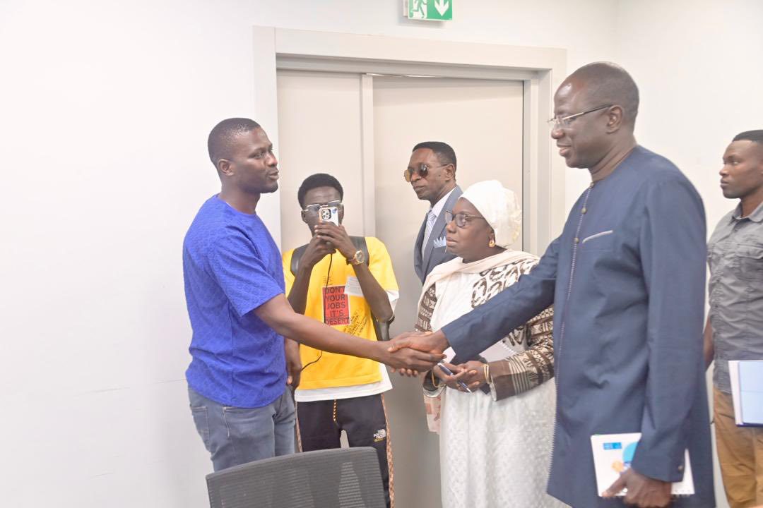 Visite de prise de contact du MESRI avec les Services
