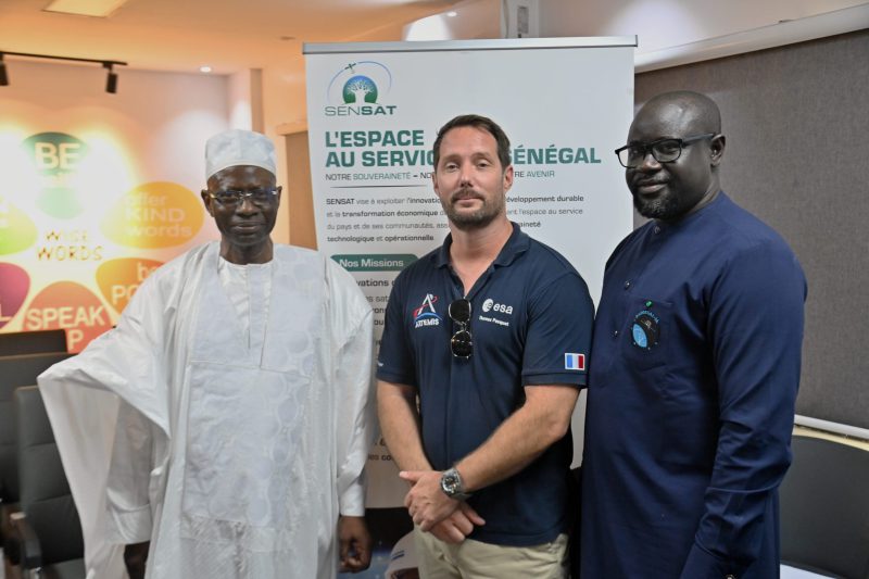 Dr Boubacar Camara, et le coordonnateur de SENSAT, Pr Gayane Faye, ont reçu Thomas Pesquet