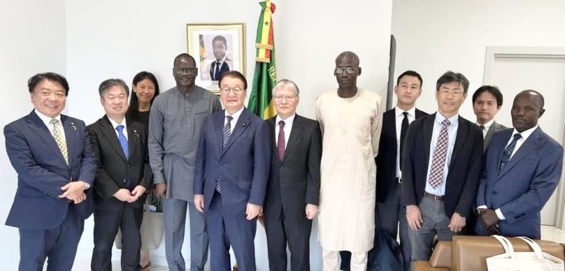 Audience avec une délégation de parlementaires japonais conduite par l’honorable YAMAMOTO Junzo, en présence de l’Ambassadeur du Japon au Sénégal