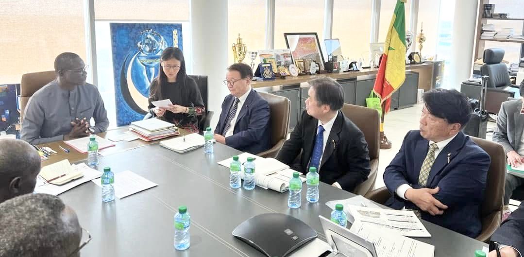 Audience avec une délégation de parlementaires japonais conduite par l’honorable YAMAMOTO Junzo, en présence de l’Ambassadeur du Japon au Sénégal