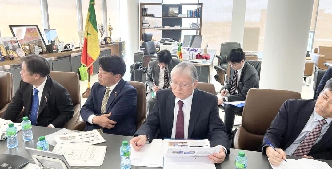 Audience avec une délégation de parlementaires japonais conduite par l’honorable YAMAMOTO Junzo, en présence de l’Ambassadeur du Japon au Sénégal