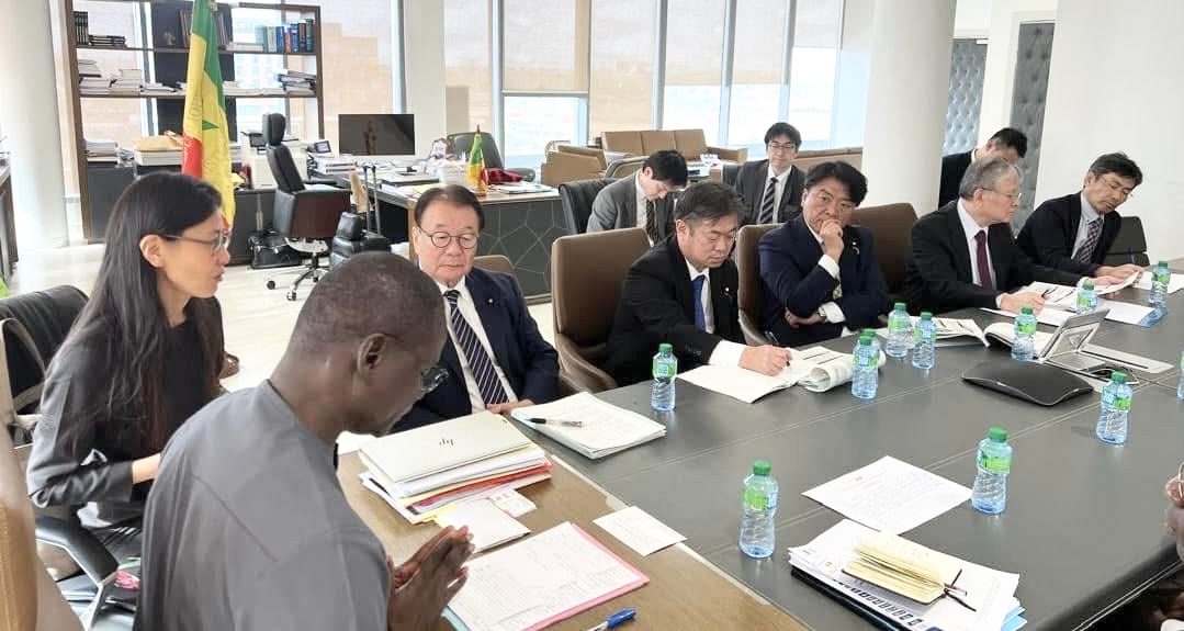 Audience avec une délégation de parlementaires japonais conduite par l’honorable YAMAMOTO Junzo, en présence de l’Ambassadeur du Japon au Sénégal