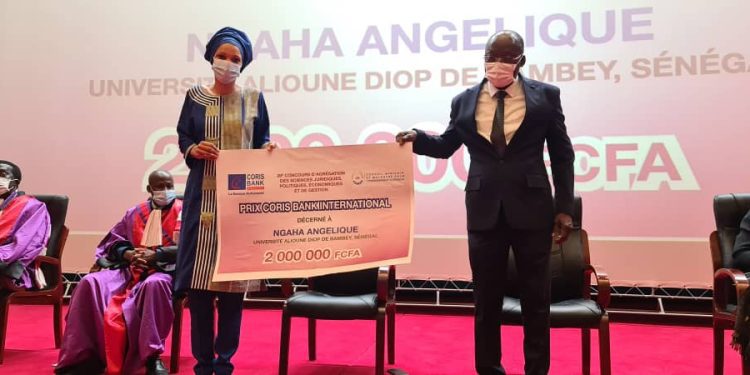 Le Prix Coris Bank International décerné au Dr NGAHA Angélique de l’Université Alioune Diop de Bambey