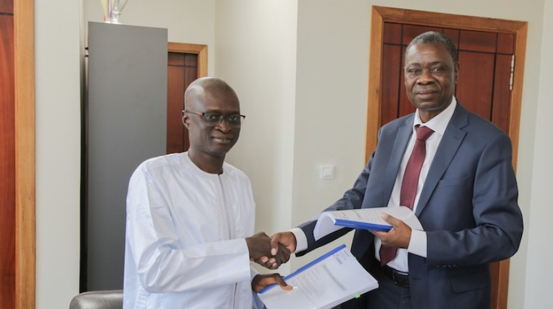 Cérémonie de passation à Université numérique Cheikh Hamidou KANE (UN-CHK)