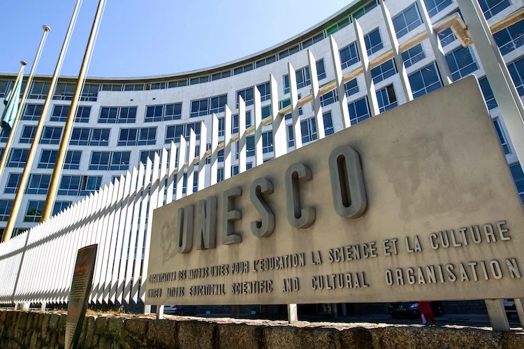 Programme de bourses d’un montant de 25.000 dollars dédié aux jeunes femmes scientifiques africaines
