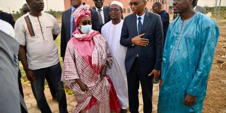 Visite les locaux pédagogiques de l’Université Iba Der Thiam de Thiès