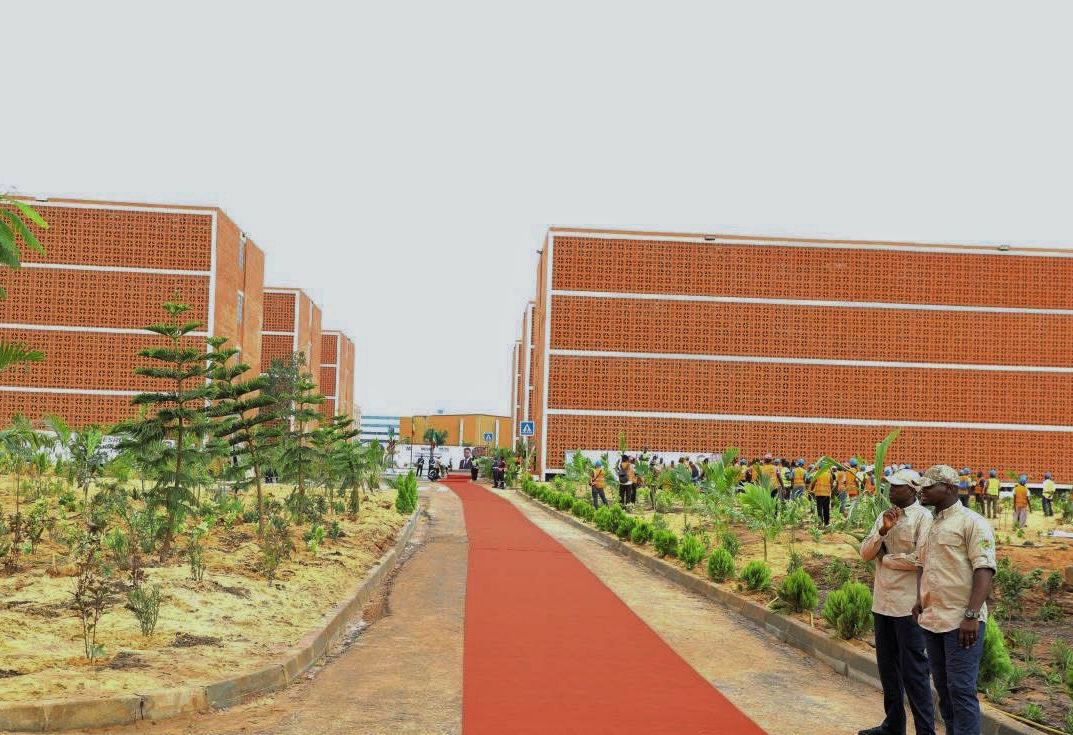 JOJ Dakar 2026 : le Président Bassirou Diomaye Faye réceptionne le village olympique de Diamniadio et du Centre équestre